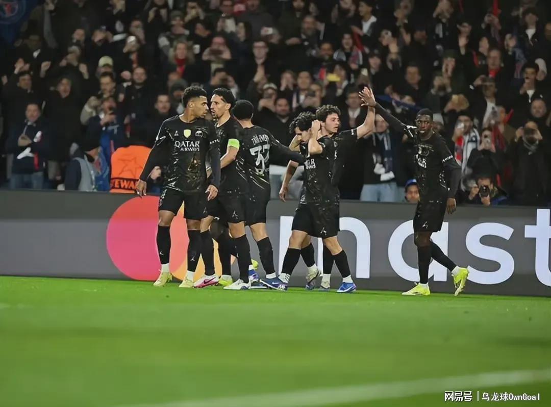 世界杯官方直播软件下载-欧冠疯狂夜!完爆世界第一联赛!英超众强崩盘输球,1人追平梅西